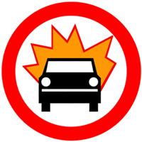 zdjęcie znak drogowy zakaz wjazdu pojazdów przewożących towary wybuchowe